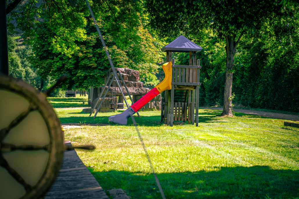 Spielplatz Mainlände Homburg
